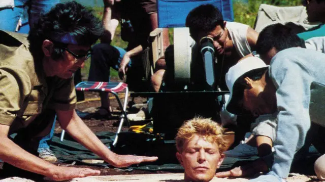 شارك بوي أيضا في فيلم "ميري كريسماس" (عيد ميلاد سعيد) في دور السيد رورانس، ولاقى استحسانا من جانب النقاد