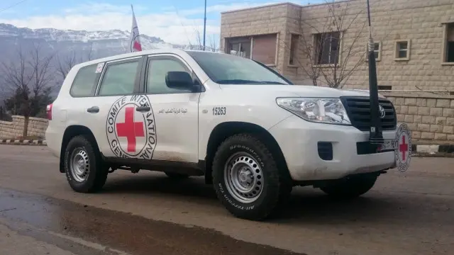 وفد من الصليب الأحمر والأمم المتحدة يشارك في التمهيد لدخول قافلة المساعدات