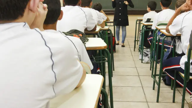 Municípios têm tido dificuldades em pagar salários de professores por conta da crise