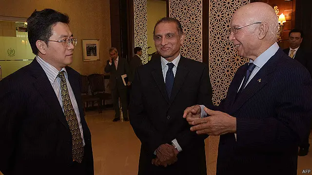 سرتاج عزیز کا کہنا تھا کہ تمام طالبان گروہوں کو مذاکراتی عمل کی پیشکش کی گئی ہے