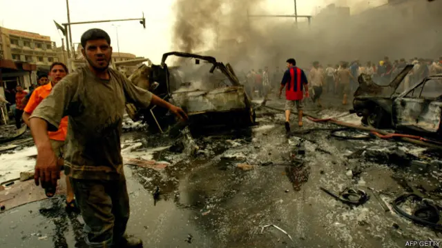 په تېره فبرورۍ کې د عراق صدر ښار د ګڼې ګوڼې په یوه مارکیټ کې دوو چاودنو لږترلږه ۷۰ کسان ووژل.