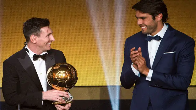 Lionel Messi, tiền đạo Argentina và Barcelona, vượt qua Cristiano Ronaldo và Neymar đoạt danh hiệu Quả bóng vàng FIFA năm 2015 