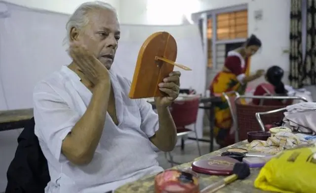 चपल भादुड़ी