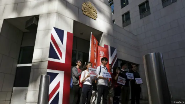 香港人一方面戀殖，另一方面實際至上