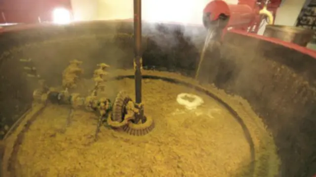 發酵產生的有毒副產品還會起到上色的作用。一般來說，酒的顏色越清澈，你第二天早晨的頭腦就越清醒(圖片來源：Getty Images)