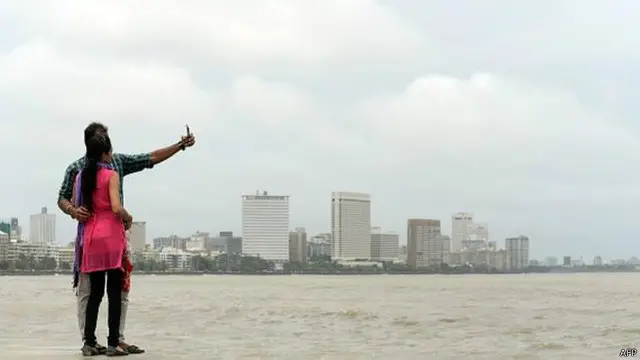 سمارٹ فون کی وجہ سے سیلفی نے مقبولیت حاصل کی 