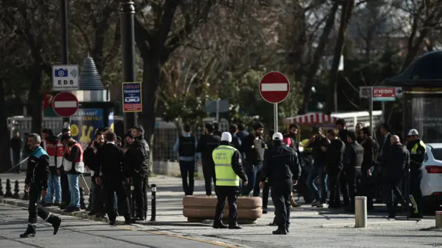 ترکی میں گذشتہ مہینوں میں ہونے والے دھماکوں کا ذمہ دار حکومت کی طرف سے شدت پسند تنظیم دولت اسلامیہ کو ٹھہرایا گیا تھا۔