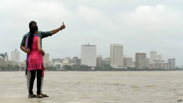 Mumbai'nin kordon boyu, popüler selfie mekanlarından.