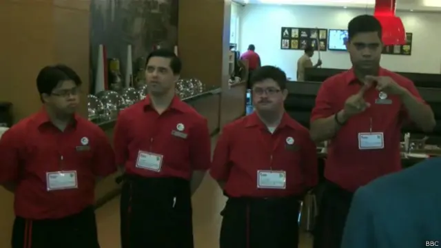 भारत, विकलांग, रेस्तरां कर्मचारी