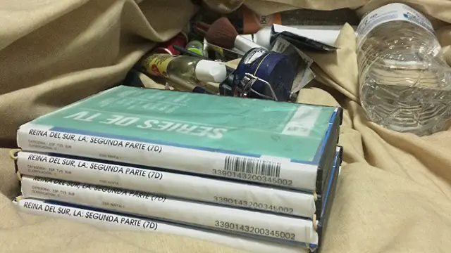 En la casa también se encontraron con DVD de "La reina del Sur", protagonizada por Kate del Castillo.