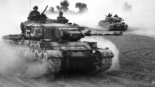 बांग्लादेश (तत्कालीना पूर्वी पाकिस्तान)की ओर बढ़ते भारतीय टैंक
