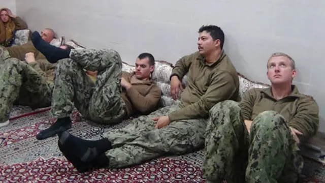 أمريكا قالت إن قارب البحارة الأمريكيين واجه مشكلة فانحرف إلى المياه الإيرانية