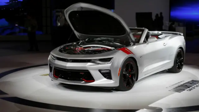 Con el nuevo Chevrolet Camaro SS Convertible los diseñadores crearon una arquitectura más ligera y pequeña, respetando el diseño de su predecesor .