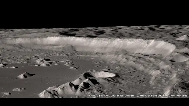 Кратер Антониади близ южного полюса Луны. Фото: NASA GSFC/Arizona State University/Michael Benson, Kinetikon Pictures, из Flowers Gallery 