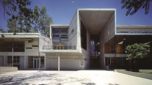 Escuela de Matemáticas, Universidad Católica de Chile. Foto: Tadeuz Jalocha/ ELEMENTAL