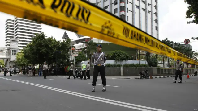 اس علاقے میں لگژری ہوٹلوں کے علاوہ دفاتر اور سفارت خانوں کی عمارتیں ہیں۔