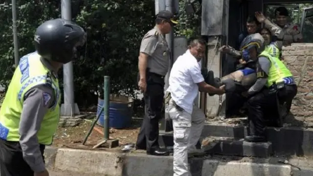 شرطي واحد على الأقل أصيب في مقهى ستاربكس