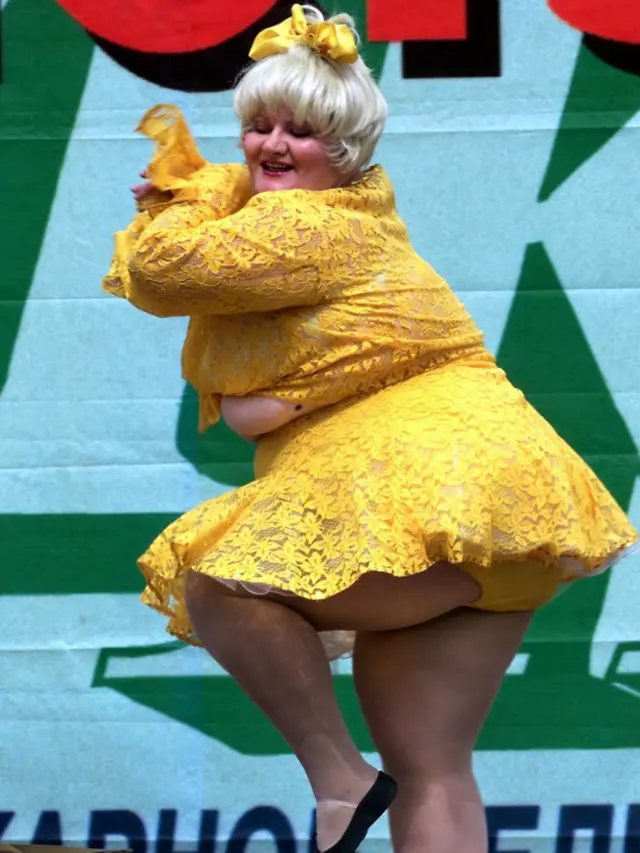 Тучная танцовщица