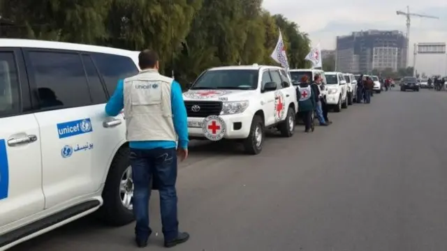 40 ٹرکوں پر مشتمل قافلہ آٹا، ادویات اور حفظانِ صحت کی دیگر اشیا لے کر جمعرات کی صبح دمشق سے روانہ ہوا