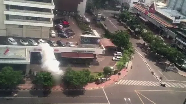 Insiden penyerangan terjadi di kawasan Sarinah, jalan MH Thamrin, Jakarta Pusat, pada Kamis (14/01).