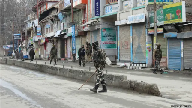 कश्मीर में बंद