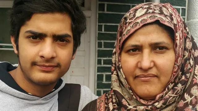 ग़ालिब गुरू और उनकी मां