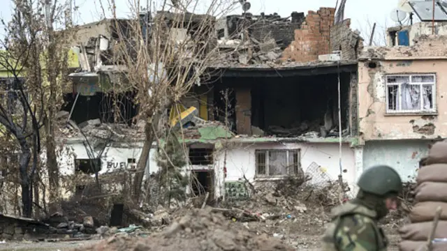 عملیات ارتش ترکیه در مناطق کردنشین مورد انتقاد نویسندگان بیانیه بوده است