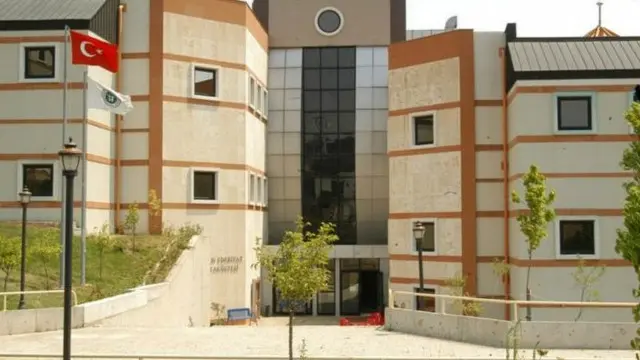 العريضة وقعها أكثر من 1000 أكاديمي