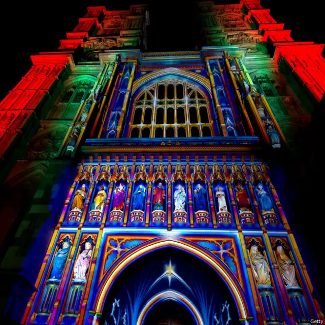 Trình chiếu rực rỡ tại Westminster Abbey