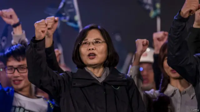 Jika Tsai Ing-wen menang maka ia akan menjadi pemimpin perempuan pertama Taiwan.