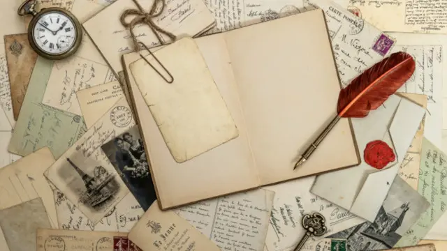 اختر صورة قديمة مفضلة لديك ودون الذكريات المتعلقة بها، سيجعل ذلك حياتك ذات معنى