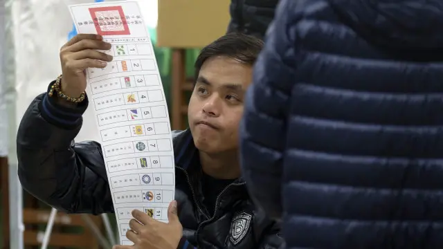 Cina dipastikan akan mengamati hasil pemilu presiden dan parlemen dengan seksama.