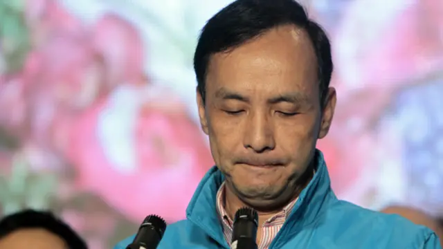 朱立伦在选后集会上宣布落败（16/1/2016）