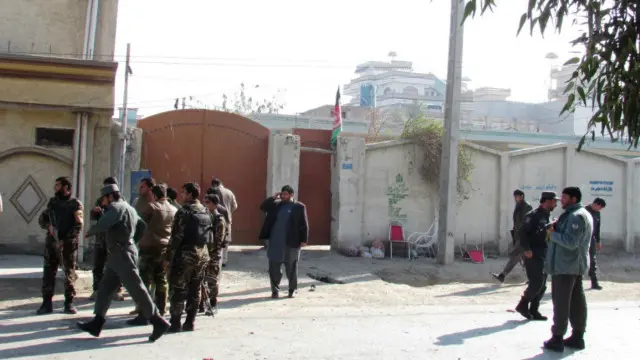 اتوار کو جلال آباد میں ہونے والے خودکش حملے میں 13 افراد ہلاک اور 14 زخمی ہوئے ہیں