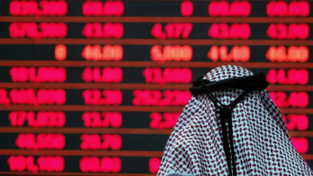 معاشی ماہرین کے بقول مارکیٹ میں ایران کے جانب سے اضافی تیل آنے کے بعد تیل کی قیمتوں میں مزید کمی آئے گی