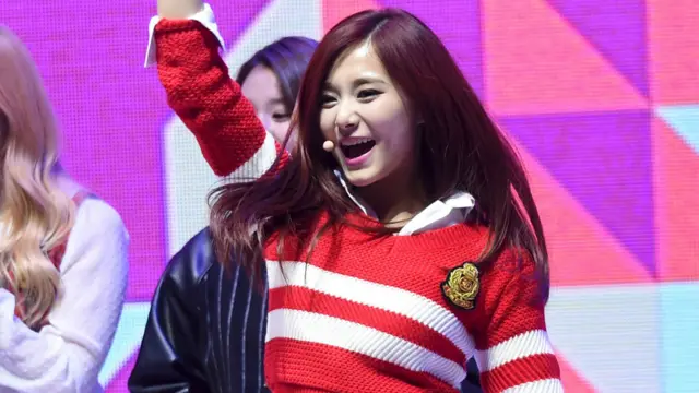 周子瑜在首爾廣播公司（SBS）電視節目上演出（30/12/2015）