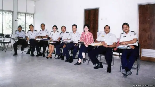 “Penduduknya begitu baik, dan ritme kehidupan, iklim, atmosfirnya memberikan sesuatu yang begitu baik dan penuh kedamaian dalam kehidupan kami,” kata Danielle Harmeling. 