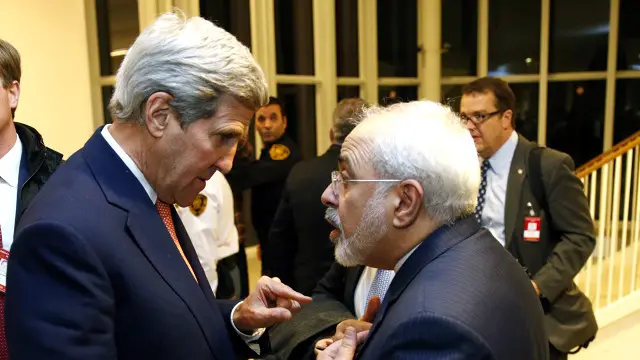 جواد ظریف درباره 'اجرای کم‌رمق' توافق هسته‌ای هشدار داده است.