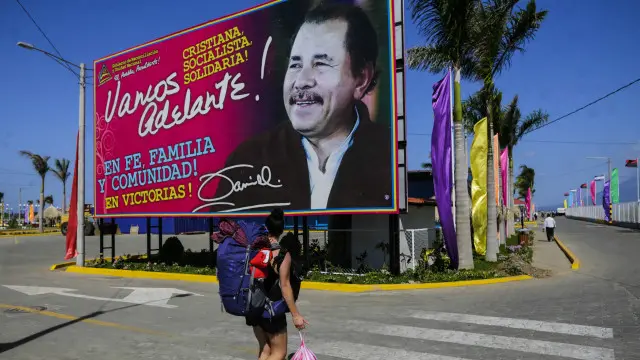 尼加拉瓜總統奧爾特加的宣佈海報