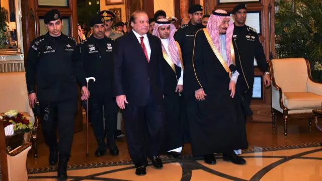 نواز شریف نے اعلیٰ سعودی حکام کے علاوہ سعودی فرمانروا شاہ سلمان سے بھی ملاقات کی تھی