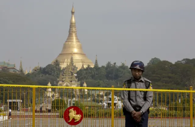Myanmar son illərdə bir neçə siyaysi dəyişiklikləri həyata keçirib