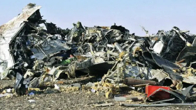 سحبت بريطانيا آلاف السائحين من شرم الشيخ عقب سقوط الطائرة الروسية