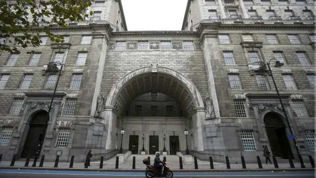 軍情五處首腦帕克說，這是對「我們不斷取得的進步的表彰」。