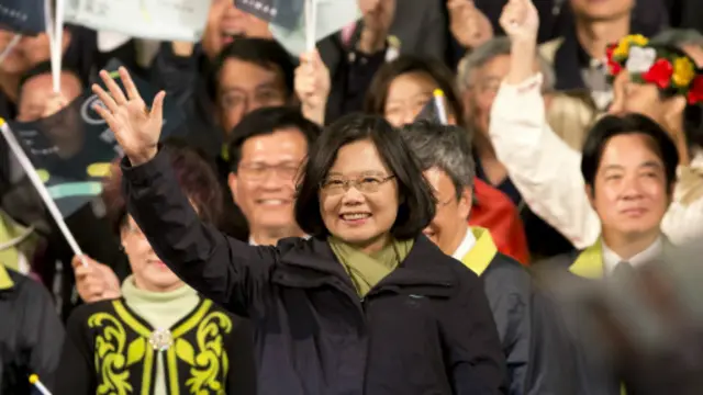 蔡英文接受专访 谈两岸“不走对抗老路”