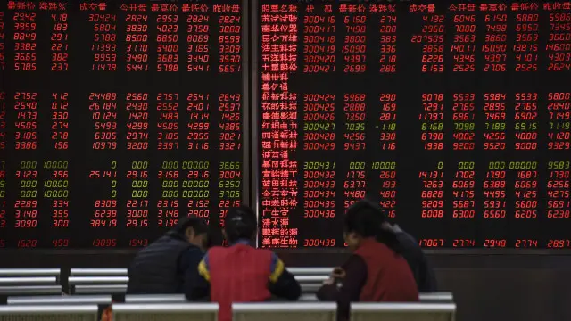 قال رئيس الوزراء الصيني لي كيكيانغ إن "تباطؤ النمو الاقتصادي يعد مقبولاً ما دام هناك وجود فرص لايجاد وظائف جديدة".