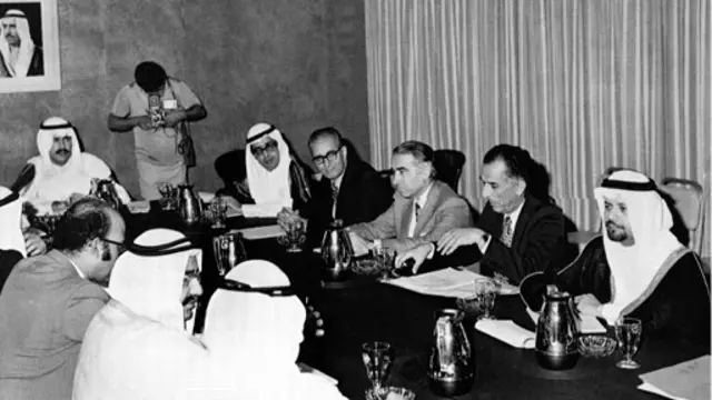 تفاوت استراتژیک بین اعضای اوپک به دوره مباحثات "عقاب‌ها" و "کبوترهای" اوپک در چهل سال پیش باز می‌گردد