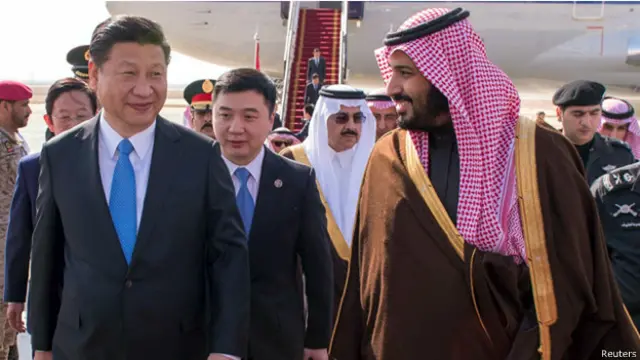 كان ولي ولي العهد السعودي في استقبال الرئيس شي في المطار