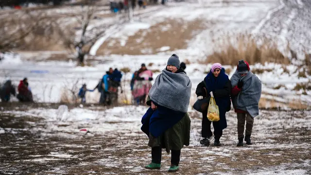 علاقے میں درجۂ حرارت منفی 11 ڈگری سینٹی گریڈ تک گر چکا ہے۔