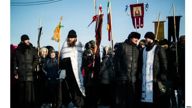 قدامت پسند روسی مسیحیوں کا عقیدہ ہے کہ ظہور مسیح کے دن دنیا بھر کا پانی متبرک ہو جاتا ہے۔ 