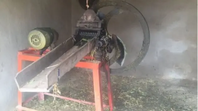 الآلة التي استخدمها قيصر في بتر يده.